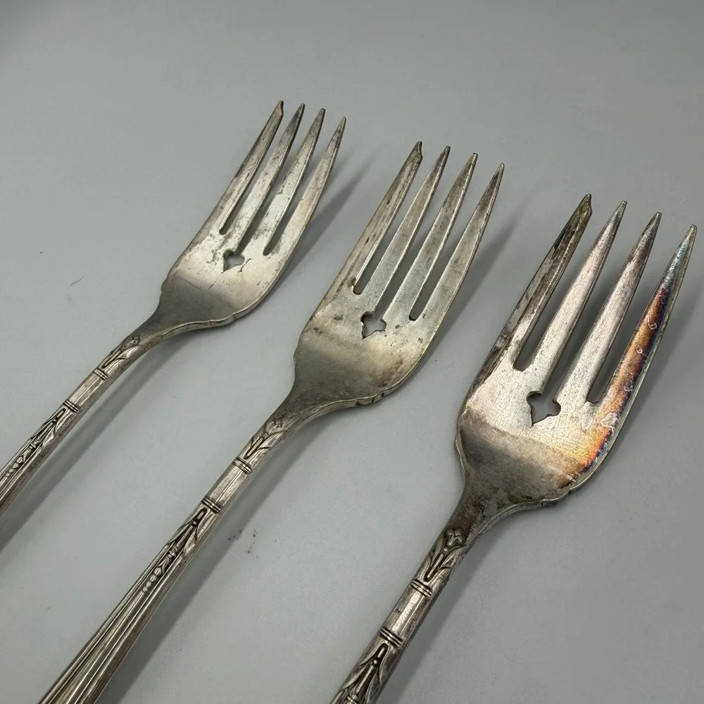 Tudor Plate By Oneida Community LYNNWOOD MEMORY Flatware Forks Set Of 7 - Picture 3 of 5